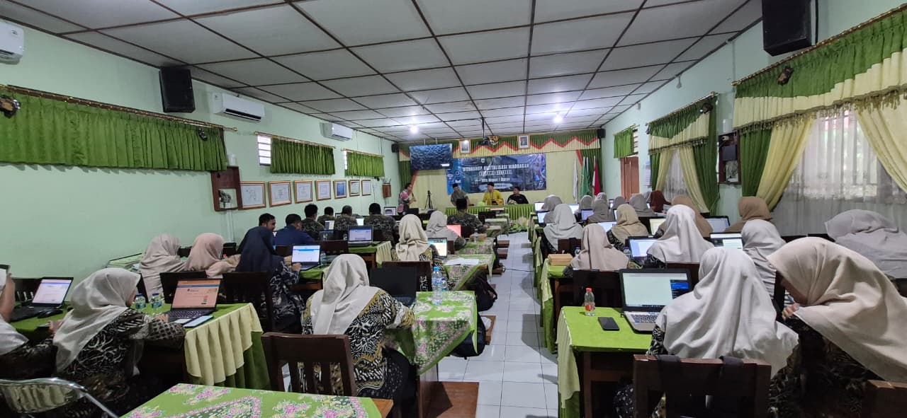 MTsN 1 Klaten Gelar Workshop Digitalisasi Madrasah Bersama GeSchool