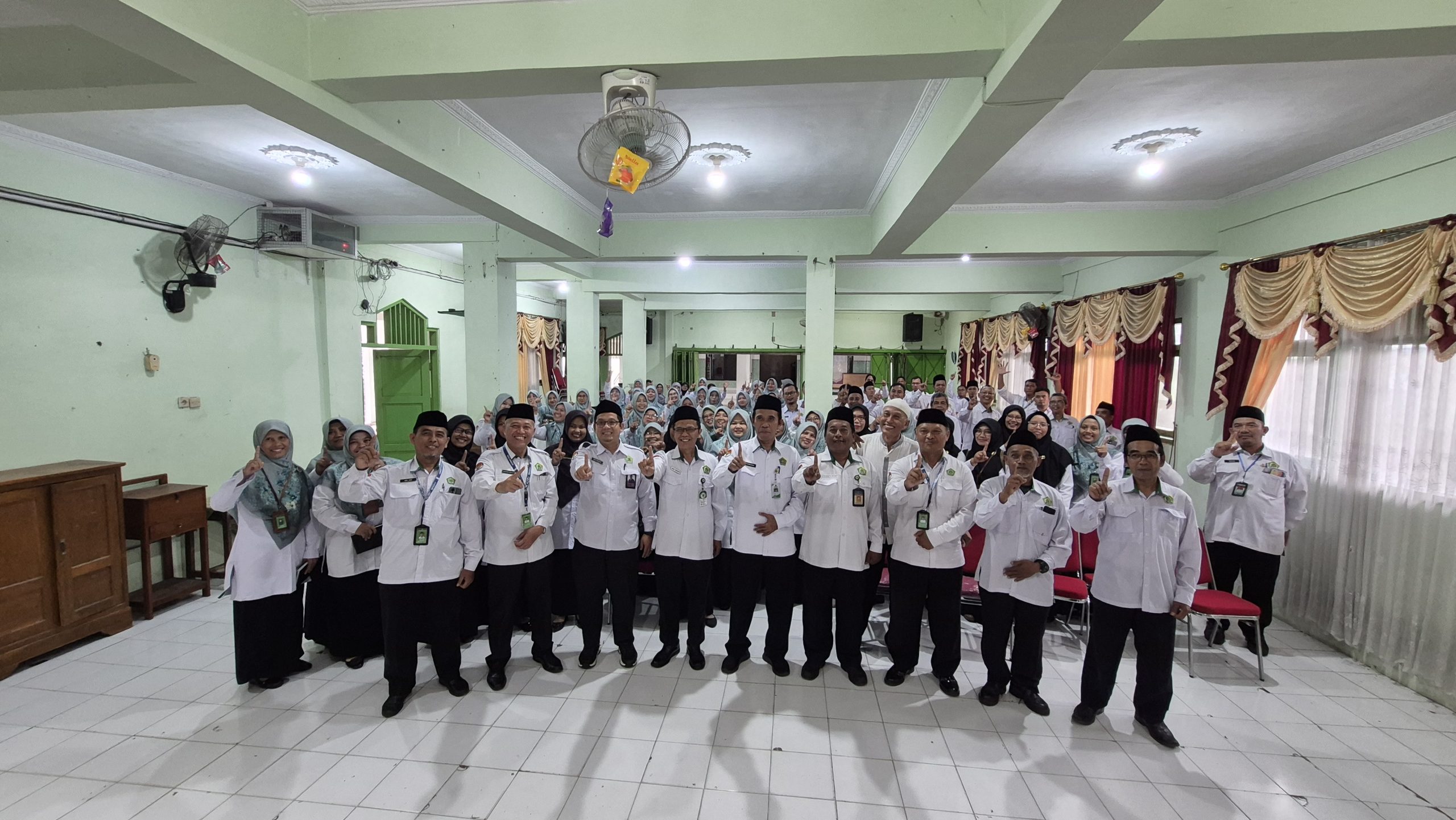 Kunjungan dan Pembinaan Kepala Kantor Kementrian Agama Kabupaten Klaten di MTsN 1 Klaten